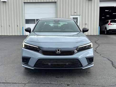 Used 2022 Honda Civic Sport image 2