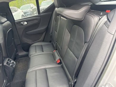 Used 2023 Volvo XC40 B5 Plus w/ Driver Assist Package AWD/4WD image 12