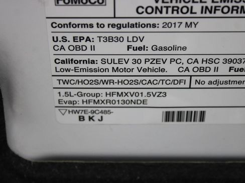 Used 2017 Ford Fusion SE w/ Fusion SE Technology Package FWD image 31