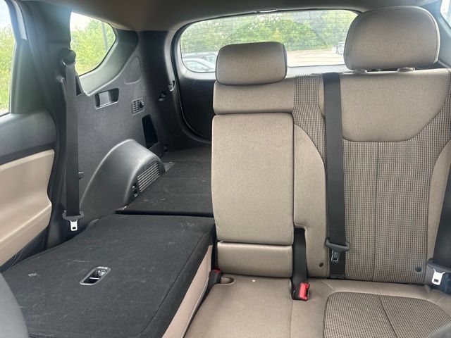 Used 2022 Hyundai Santa Fe SE AWD/4WD image 15
