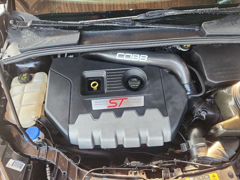Used 2016 Ford Focus ST w/ Equipment Group 401A image 26