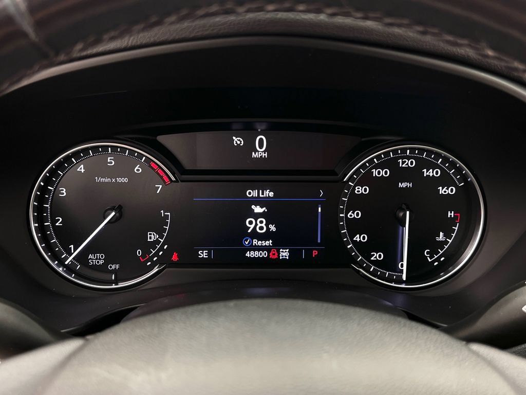 Used 2022 Cadillac XT4 Luxury w/ Cold Weather Package AWD/4WD image 18
