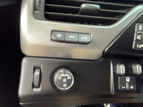Used 2019 Chevrolet Tahoe Premier RWD image 35