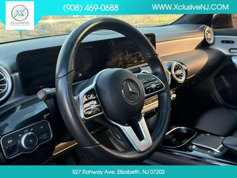 Used 2021 Mercedes-Benz CLA 250 image 9