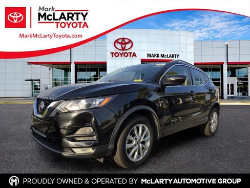 Used 2022 Nissan Rogue Sport SV FWD image 1