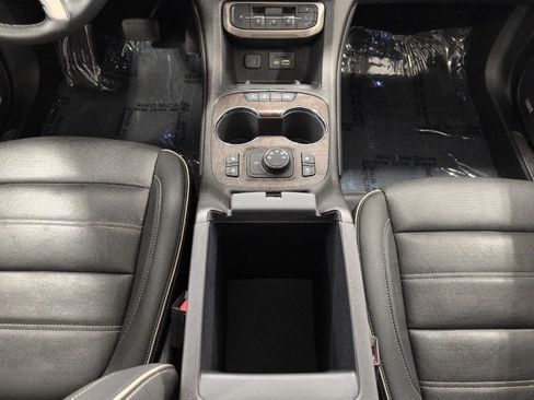 Used 2023 GMC Acadia Denali w/ Denali Ultimate Package AWD/4WD image 18