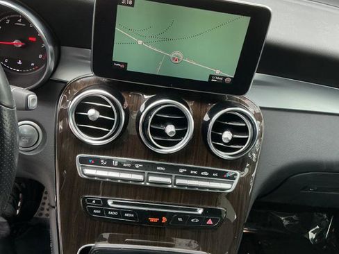 Used 2019 Mercedes-Benz GLC 300 4MATIC image 13