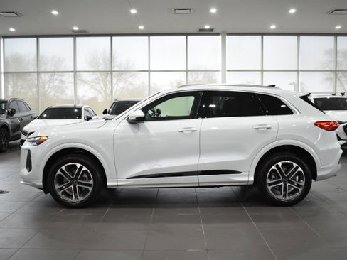 Used 2025 Audi Q5 Premium w/ Convenience Package AWD/4WD image 8