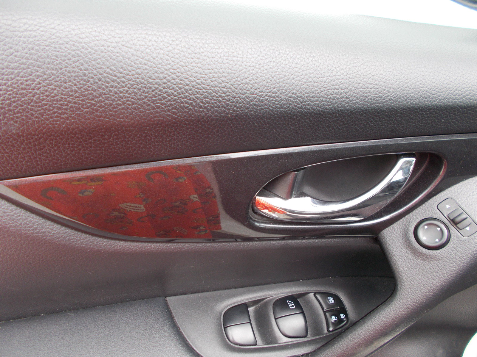Used 2020 Nissan Rogue SV AWD/4WD image 18