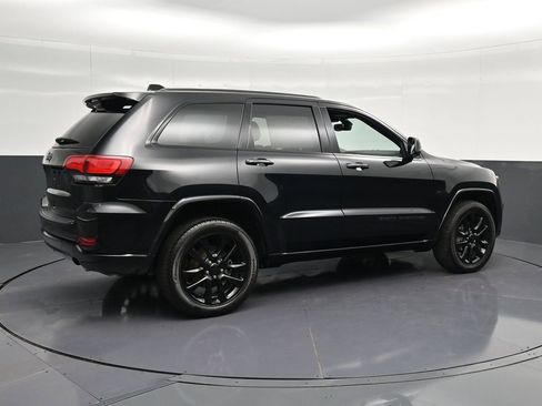 Used 2020 Jeep Grand Cherokee Altitude AWD/4WD image 3