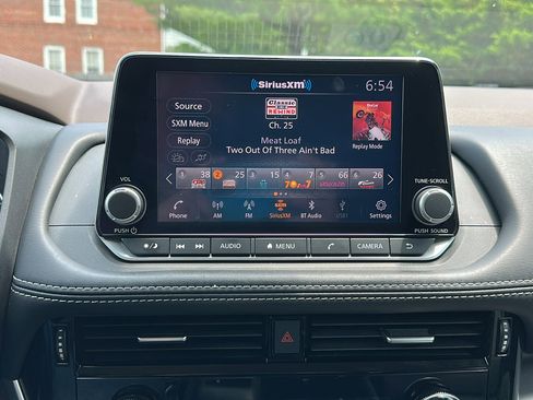 Certified 2022 Nissan Rogue SV image 17