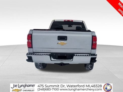 Used 2018 Chevrolet Silverado 1500 Custom w/ Custom Value Package image 8