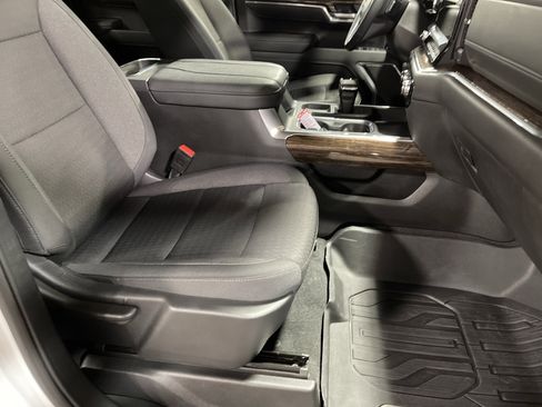 Used 2025 GMC Sierra 1500 Elevation image 14