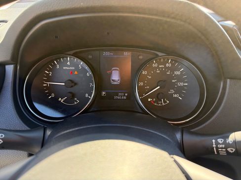 Used 2020 Nissan Rogue Sport S image 14