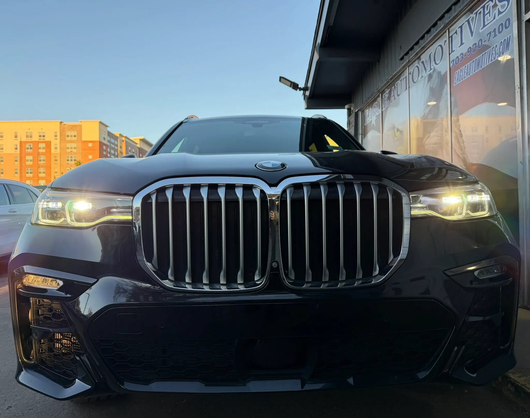 Used 2019 BMW X7 xDrive50i w/ M Sport Package AWD/4WD image 7