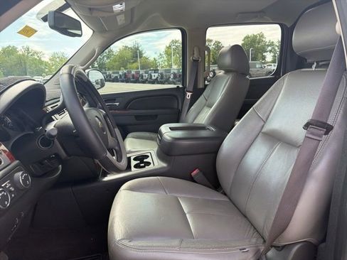 Used 2013 Chevrolet Avalanche LS w/ All-Star Edition AWD/4WD image 21