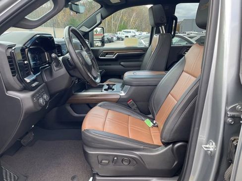 Used 2024 Chevrolet Silverado 3500 High Country image 41