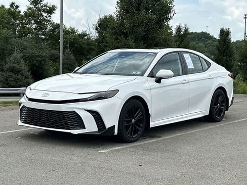 Used 2025 Toyota Camry SE w/ Multimedia Upgrade Package FWD image 1
