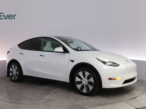 Used 2023 Tesla Model Y Long Range AWD/4WD image 14