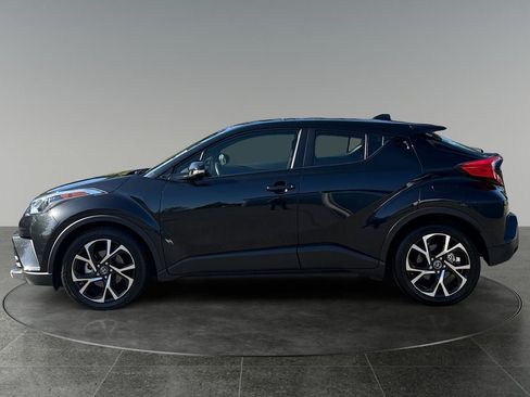 Used 2019 Toyota C-HR XLE FWD image 5
