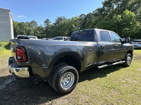 Used 2025 RAM 3500 Tradesman AWD/4WD image 9