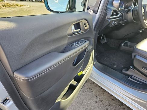 New 2026 Chrysler Pacifica Select image 20