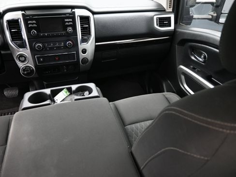 Used 2017 Nissan Titan SV AWD/4WD image 30