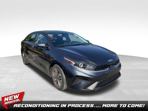 Used 2023 Kia Forte LXS w/ LXS Technology Package FWD image 1