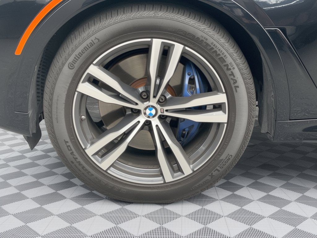 Used 2022 BMW X7 M50i AWD/4WD image 13