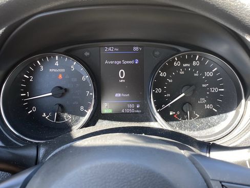 Certified 2020 Nissan Rogue S FWD image 11