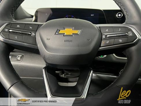 Used 2025 Chevrolet Equinox LT w/ Safety and Technology Package image 13