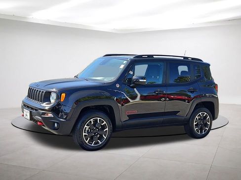 Used 2023 Jeep Renegade Trailhawk AWD/4WD image 3