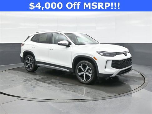 New 2026 Volkswagen Tiguan SE image 1
