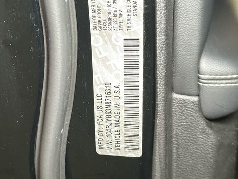 Used 2022 Jeep Grand Cherokee Limited 4xe w/ Luxury Tech Group II image 34