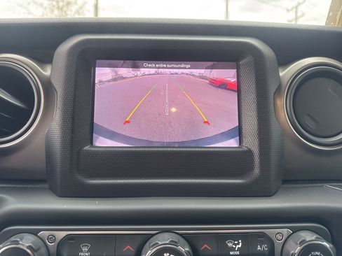 Certified 2020 Jeep Wrangler Sport image 25