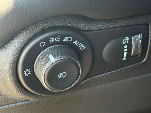 Used 2021 Dodge Durango SXT image 21