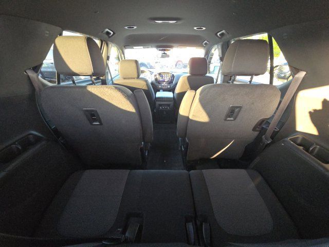 Used 2022 Chevrolet Traverse LT FWD image 15