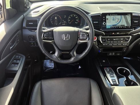 Used 2025 Honda Ridgeline Black Edition image 12