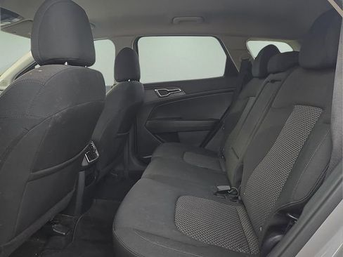 Used 2023 Kia Sportage LX image 15