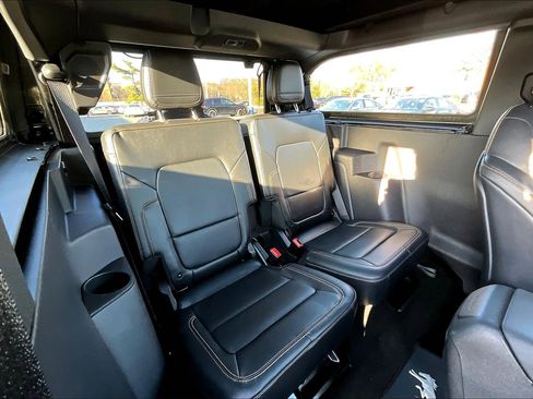 Used 2023 Ford Bronco Badlands image 28