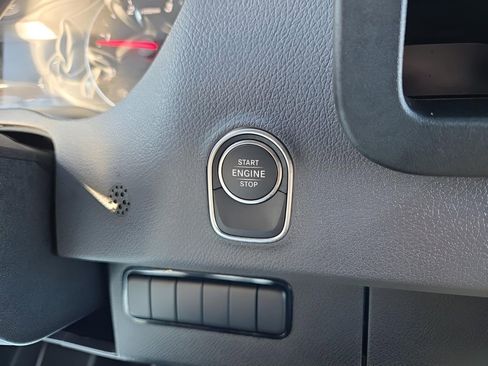 Used 2025 Mercedes-Benz Sprinter 2500 image 16