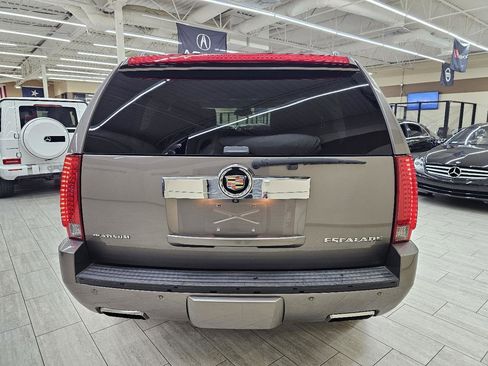 Used 2014 Cadillac Escalade Platinum image 7