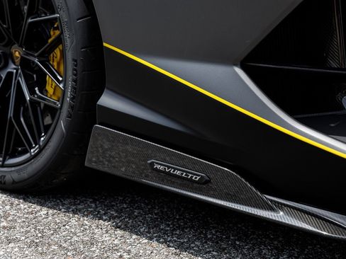 Used 2025 Lamborghini Revuelto AWD/4WD image 29