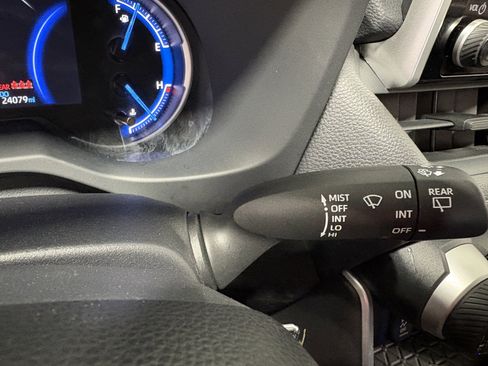 Used 2024 Toyota RAV4 LE AWD/4WD image 21