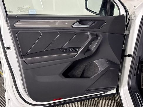 Certified 2023 Volkswagen Tiguan SE R-Line image 10