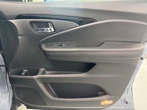 Used 2025 Honda Ridgeline Black Edition image 25