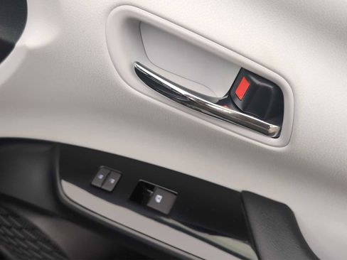 Used 2018 Toyota Prius Two image 17