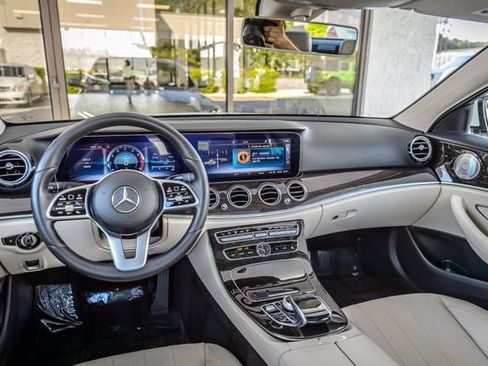 Used 2020 Mercedes-Benz E 350 4MATIC Sedan image 25