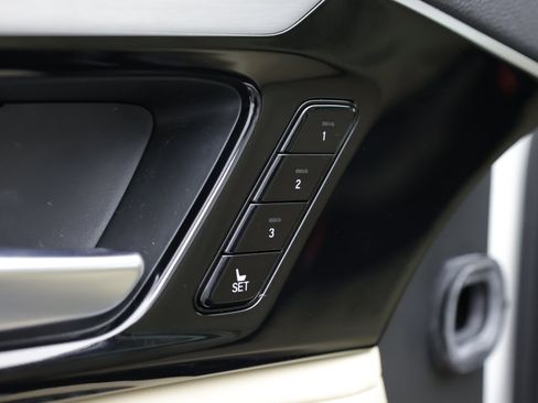 Used 2023 Acura MDX SH-AWD w/ Technology Package image 18