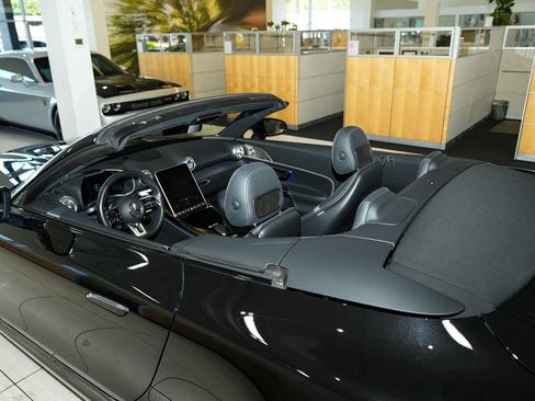 Used 2023 Mercedes-Benz SL 43 AMG image 39